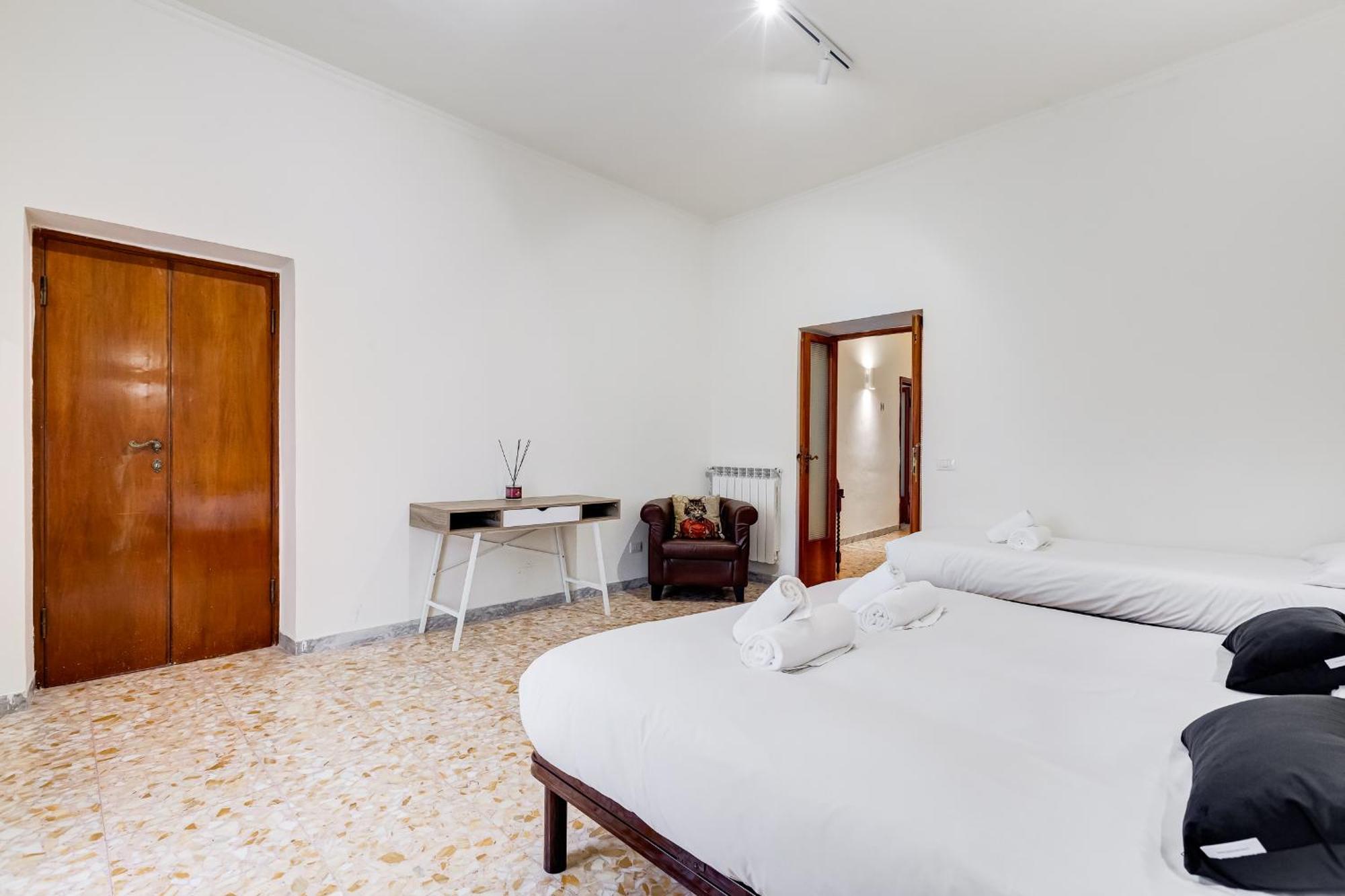 רומא Vivilo Collection - San Vito View Apartment - 3 Bdr 2 Baths מראה חיצוני תמונה